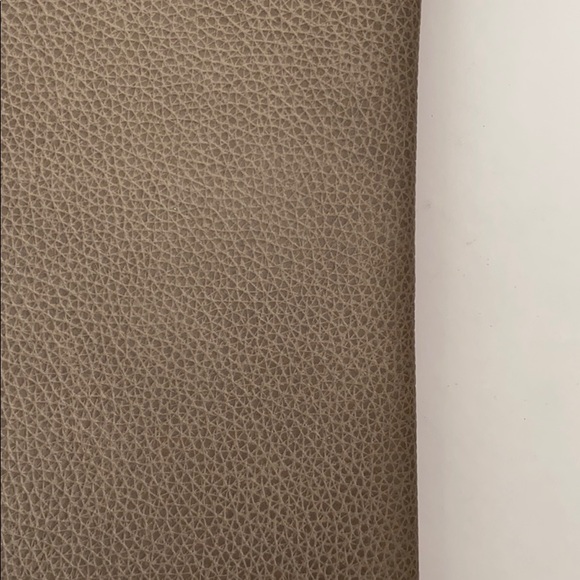 🌸host pick🌸NEW Leather cell phone crossbody - Picture 6 of 10